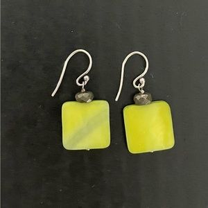 Silpada green mother of pearl earrings, show sample unused